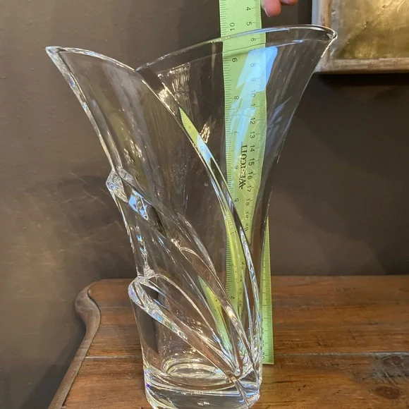 Large Lead Crystal Vase - Picture 9 of 9